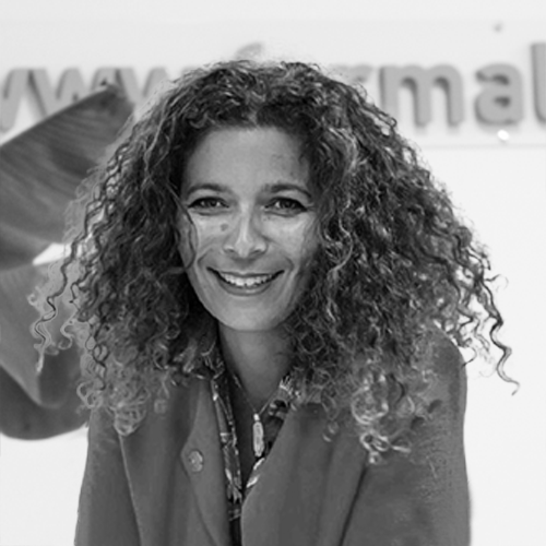 Katy, chargée de clientèle