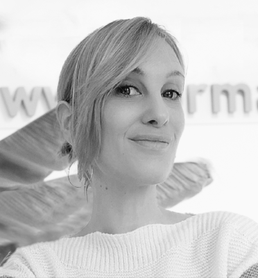 Marion, conceptrice de support marketing et administratif