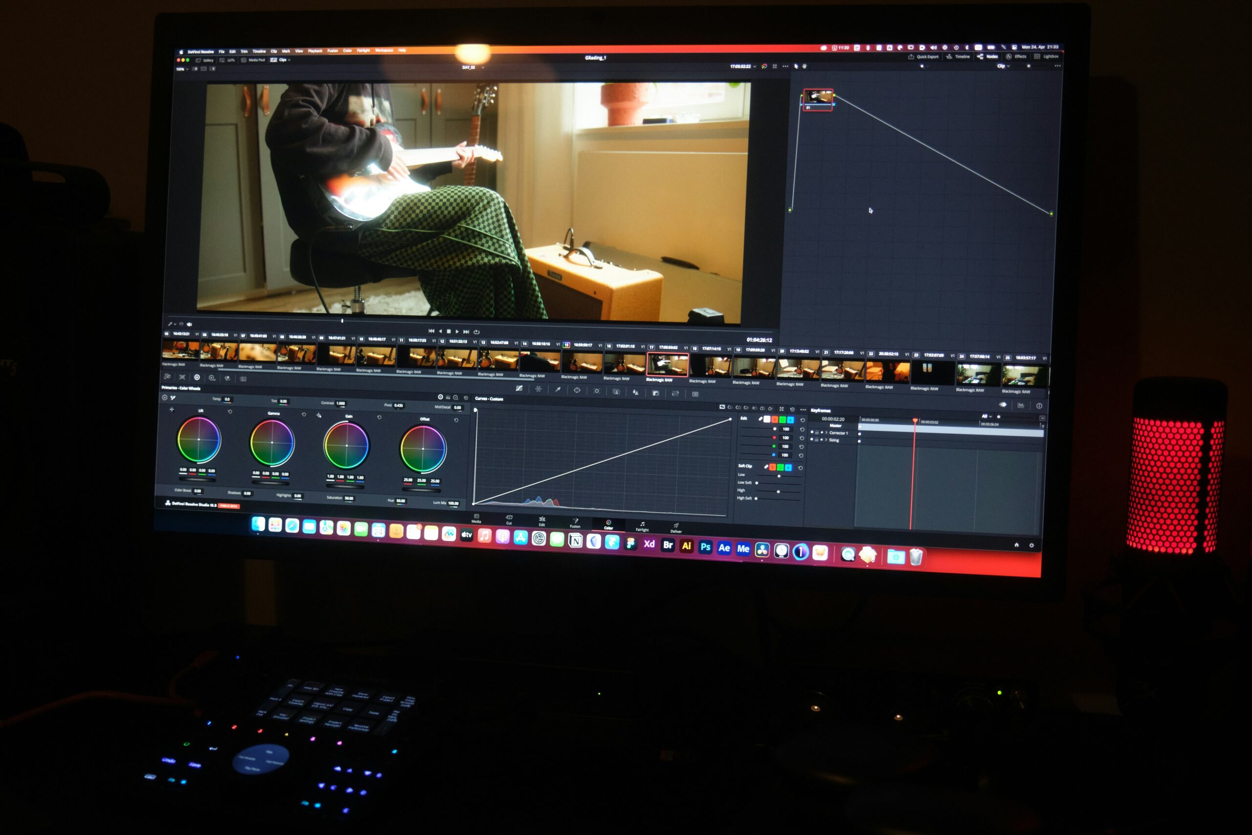 Interface de DaVinci Resolve affichant un étalonnage colorimétrique sur écran d’ordinateur