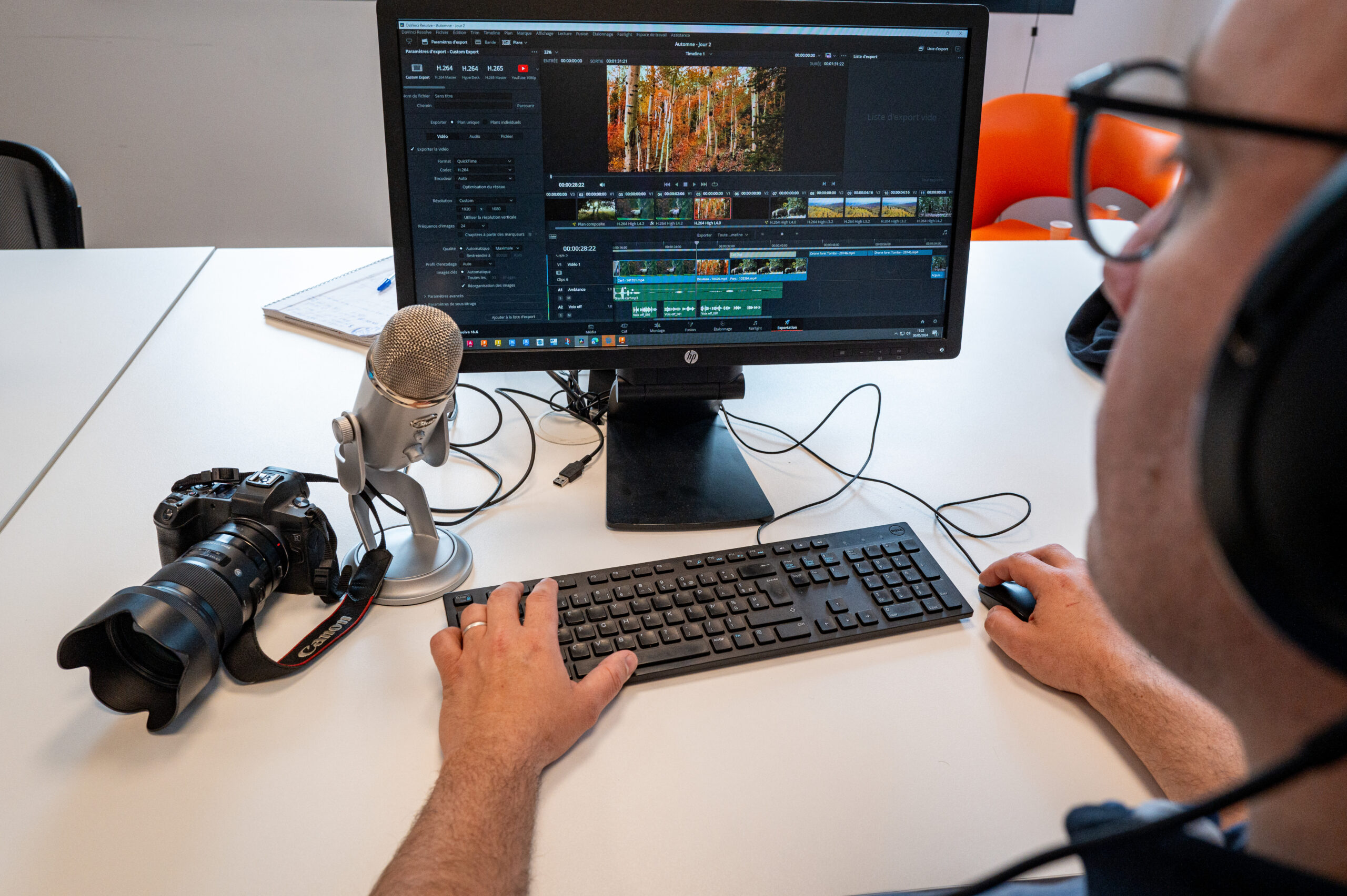 Montage vidéo sur DaVinci Resolve avec transitions dynamiques à l’écran